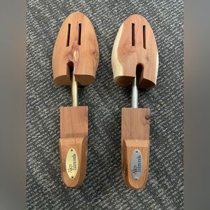 Allen Edmonds Cedar Shoe Shapers size LG Large one gold one silver
